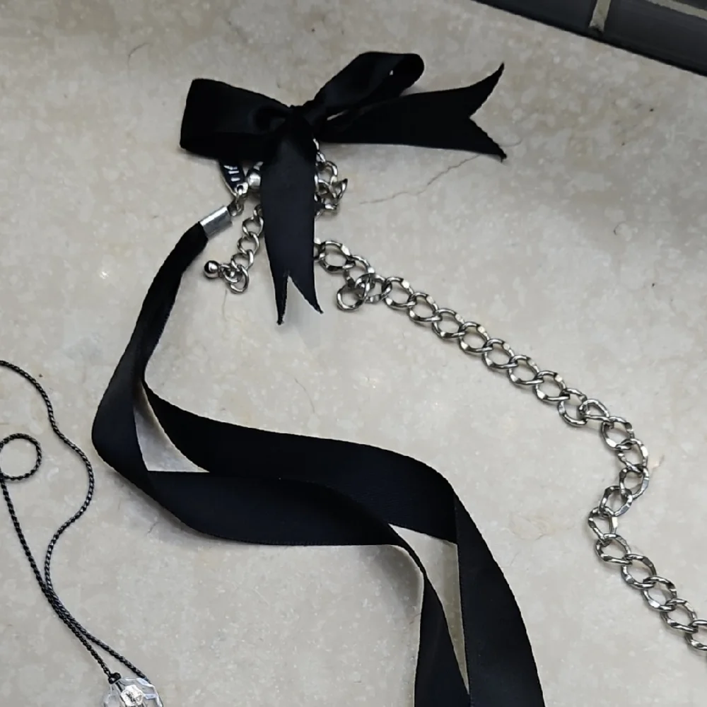Elegant Black and Silver Women's Necklace Set - Picture 4 of 6